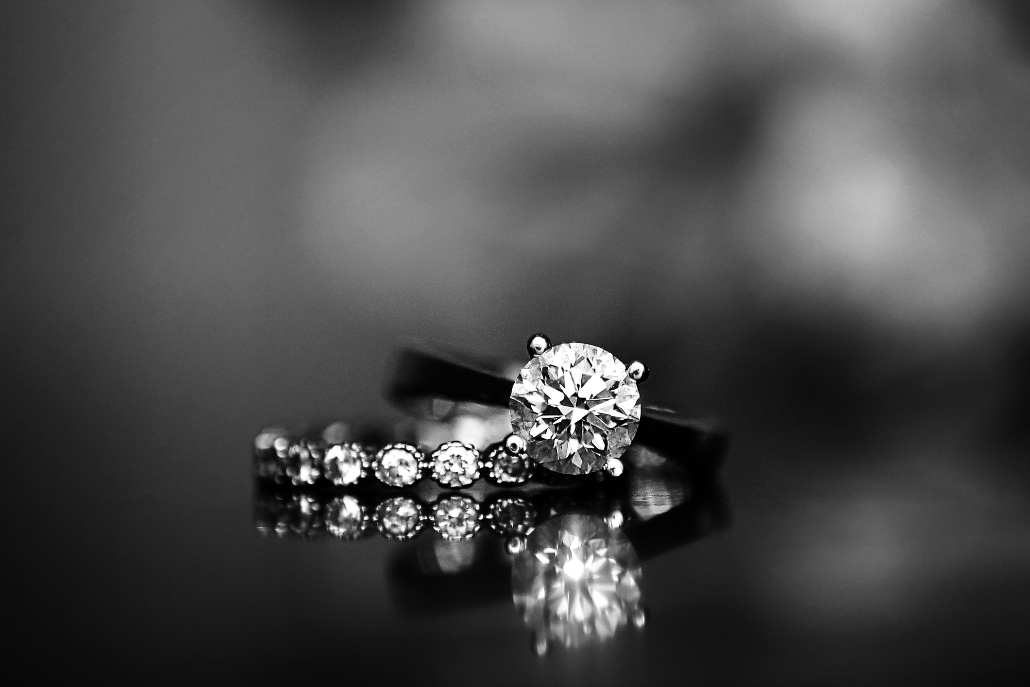 Solitaire diamond engagement ring and wedding band
